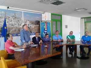 Il vicesindaco Nicola Trombetta alla presentazione della squadra "Citt&agrave; dei Sassi Matera"